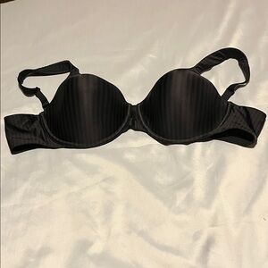 Playtex Black Underwire Bra Style 4747 Size 40C Full Support Smoothing Coverage